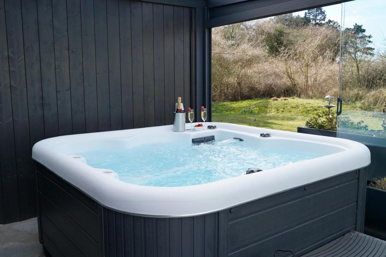 Het Duinhuisje Met Jacuzzi, Gratis Parkeren, 2 Fietsen Te Leen, Airco