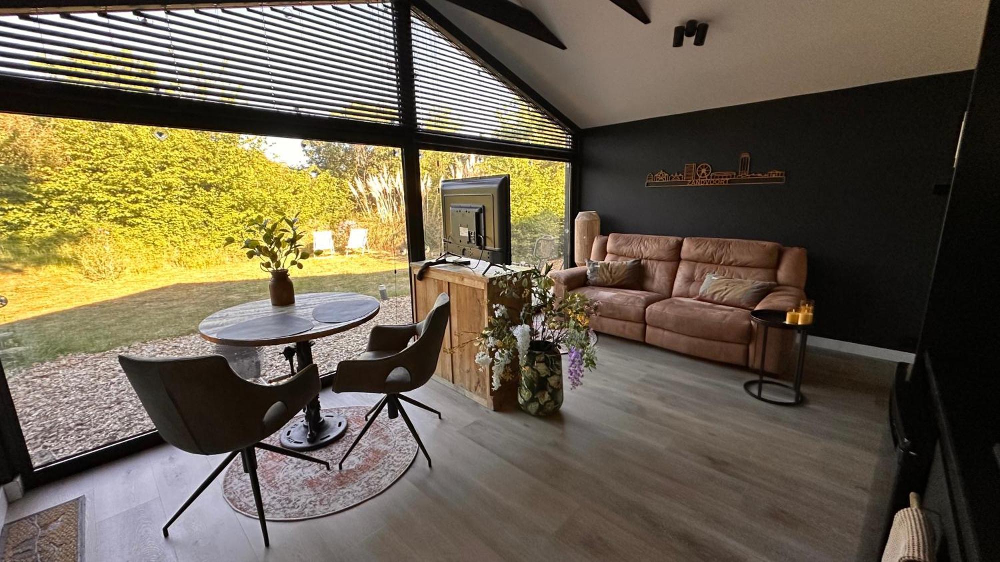 Het Duinhuisje Met Jacuzzi, Gratis Parkeren, 2 Fietsen Te Leen, Airco Bed & Breakfast *